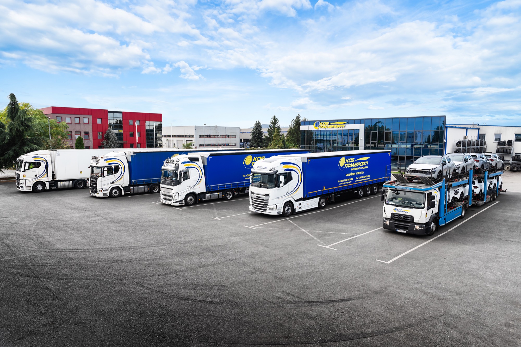 Vozni park Kos Transporti — Scania, Volvo, DAF i autotransporter ispred sjedišta u Varaždinu
